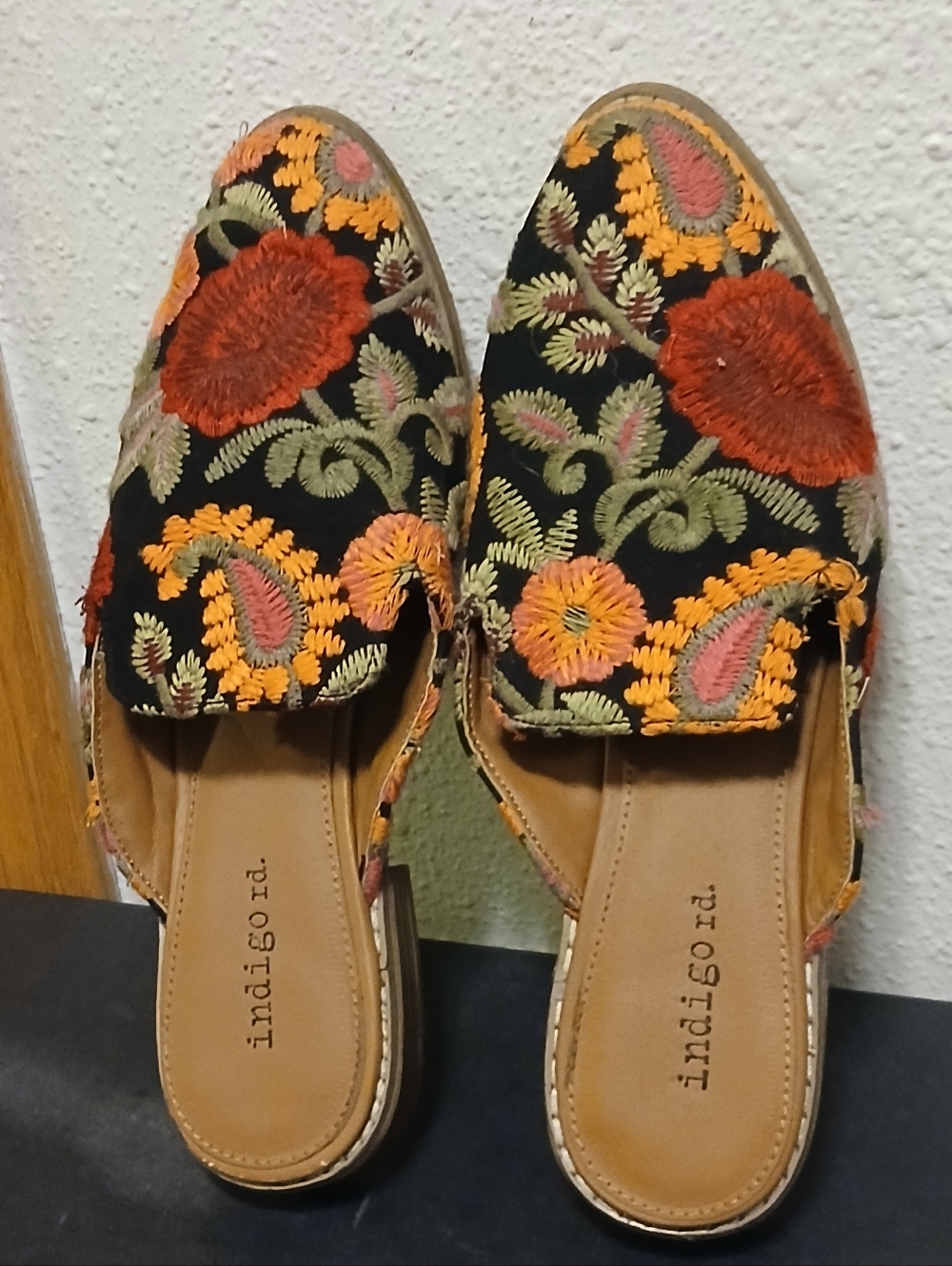 Indigo Rd. IRHAYZE2 Floral Embroidered Mules Clogs Boho Size 6.5M